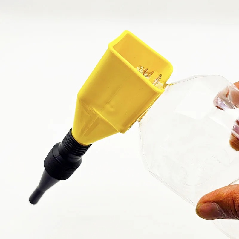Flexible Car Funnel – Mess-Free Oil & Liquid Pouring Tool