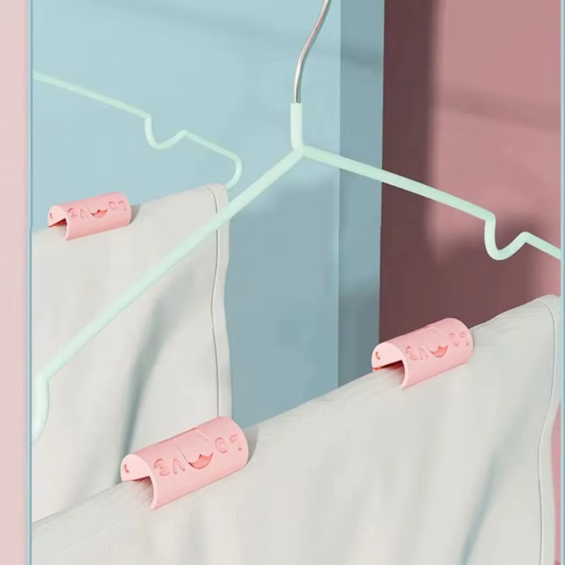 Adjustable Bed Sheet Grippers (6-Pack) 2